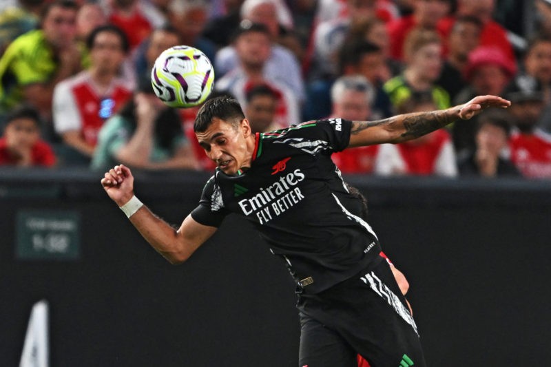 PHILADELPHIA, PENNSYLVANIA - JULY 31: Jakub Kiwior #15 of Arsenal heads the ball during the match against Liverpool FC at Lincoln Financial Field o...