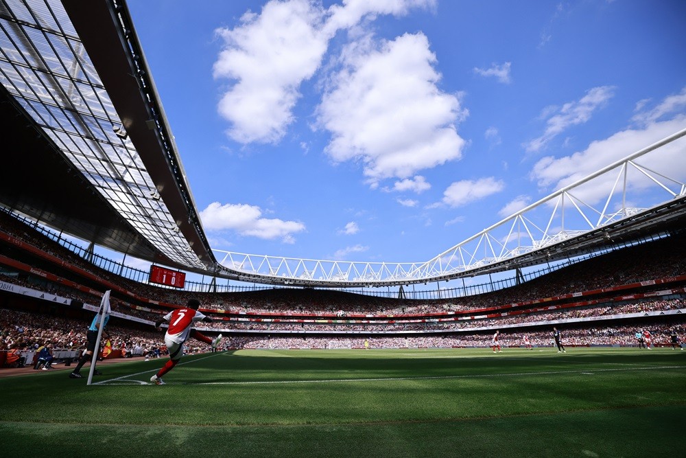 Arsenal's Bukayo Saka takes a corner kick during the pre-season friendly football match for the Emirates Cup final between Arsenal and and Lyon, at...