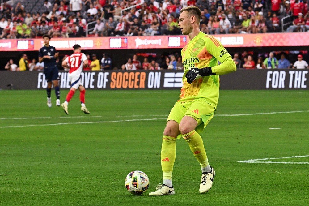 Arsenal's Karl Hein controls the ball during the pre-season club friendly football match between Manchester United FC and Arsenal FC at SoFi Stadiu...