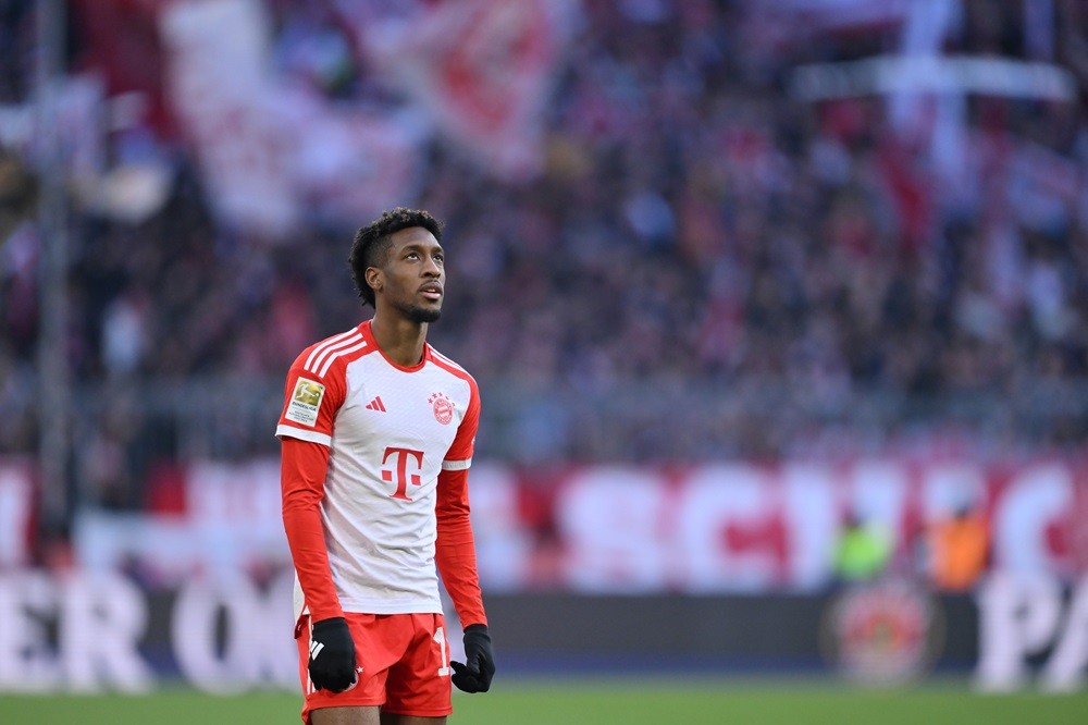 MUNICH, GERMANY: Kingsley Coman of FC Bayern München looks up during the Bundesliga match between FC Bayern München and SV Werder Bremen at Allianz Arena on January 21, 2024. (Photo by Sebastian Widmann/Getty Images)