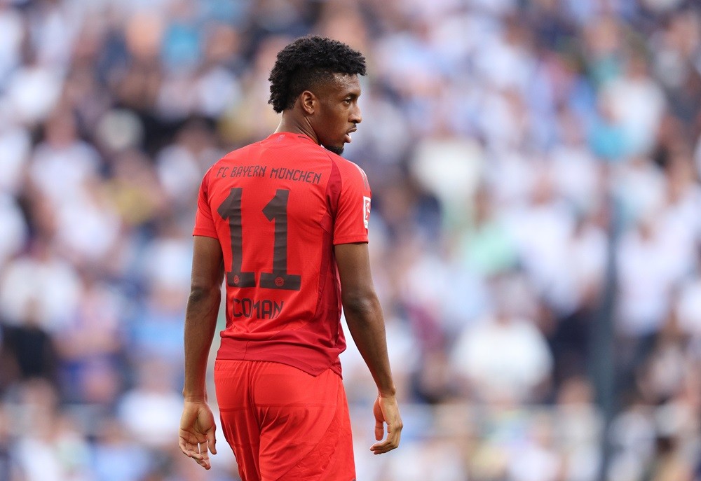 LONDON, ENGLAND: Kingsley Coman of Bayern Munich controls the ball during the pre-season friendly match between Tottenham Hotspur and Bayern Munich at Tottenham Hotspur Stadium on August 10, 2024. (Photo by Warren Little/Getty Images)