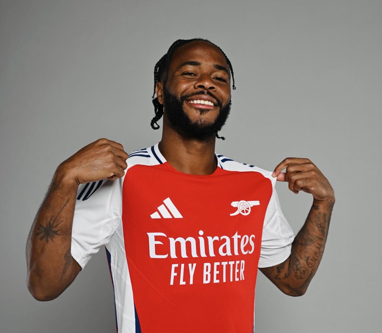 Raheem Sterling after signing for Arsenal (Photo via Sterling on Twitter)