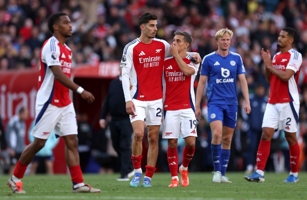 LONDON, ENGLAND - SEPTEMBER 28: Kai Havertz and Leandro Trossard of Arsenal celebrate victory following the Premier League match between Arsenal FC and Leicester City FC at Emirates Stadium on September 28, 2024 in London, England. (Photo by Julian Finney/Getty Images)