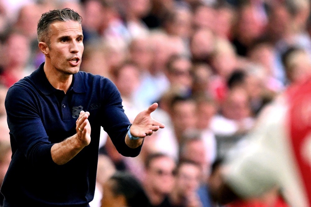 Heerenveen's Dutch head coach Robin van Persie gestures from the techincal area during the Dutch Eredivisie match between Ajax Amsterdam and SC Hee...