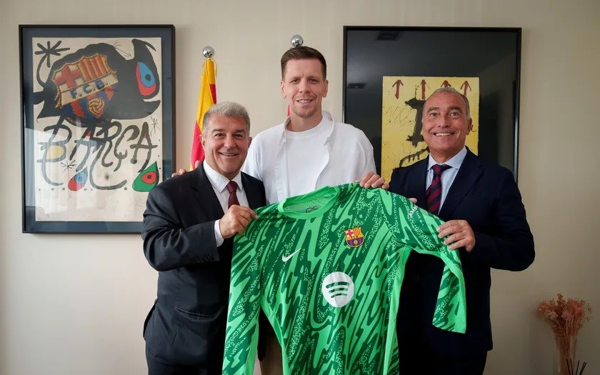 Wojciech Szczesny after signing for Barcelona (Photo via FCBarcelona.com)