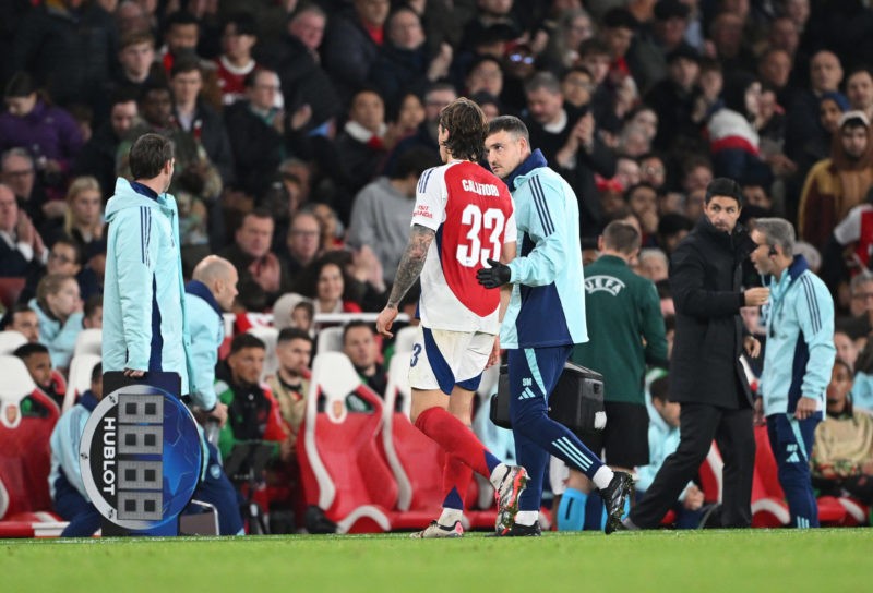 LONDON, ENGLAND - OCTOBER 22: Riccardo Calafiori of Arsenal walks off with a injury during the UEFA Champions League 2024/25 League Phase MD3 match between Arsenal FC and FC Shakhtar Donetsk at Emirates Stadium on October 22, 2024 in London, England. (Photo by Shaun Botterill/Getty Images)