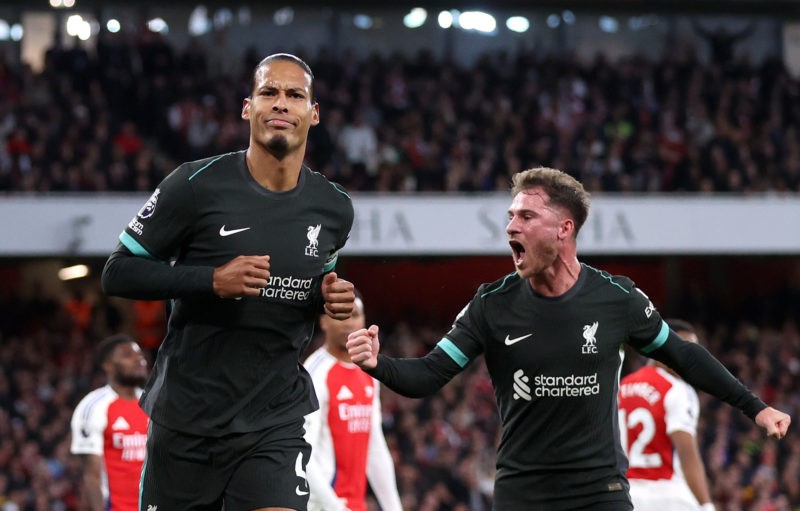 LONDON, ENGLAND - OCTOBER 27: Virgil van Dijk of Liverpool celebrates scoring his team's first goal with Alexis Mac Allister during the Premier Lea...