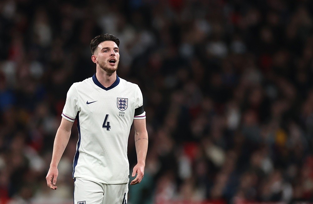 LONDON, ENGLAND: Declan Rice of England reacts during the UEFA Nations League 2024/25 League B Group B2 match between England and Greece at Wembley Stadium on October 10, 2024. (Photo by Ryan Pierse/Getty Images)