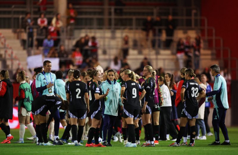 MUNICH, GERMANY - OCTOBER 09: Players of Arsenal show dejection after the UEFA Women's Champions League match between FC Bayern München and Arsenal...