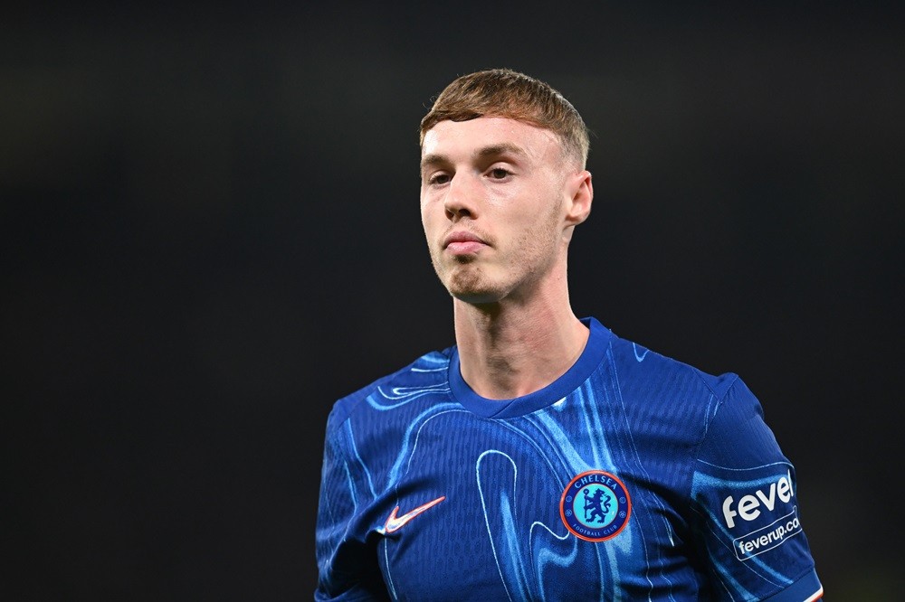 MANCHESTER, ENGLAND: Cole Palmer of Chelsea in action during the Premier League match between Manchester United FC and Chelsea FC at Old Trafford o...