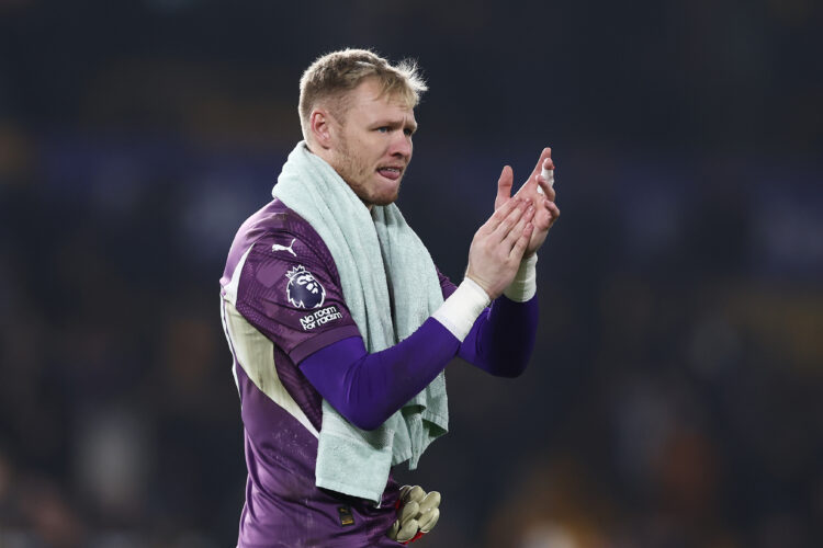 WOLVERHAMPTON, ENGLAND - NOVEMBER 09: Aaron Ramsdale of Southampton acknowledges the fans after the Premier League match between Wolverhampton Wand...