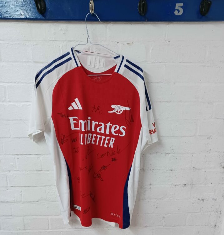 A signed Arsenal shirt gifted to Hertford Town following the FA Youth Cup match between the two teams (Photo via Hertford Town on Twitter)