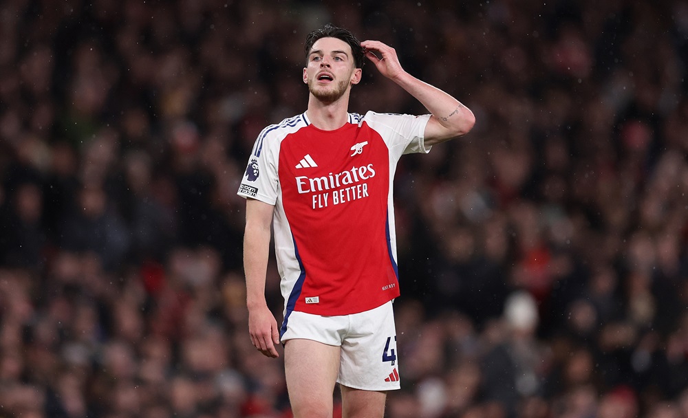 Arteta delivers mixed injury update ahead of Carabao Cup showdown 2 LONDON, ENGLAND: Declan Rice of Arsenal looks on during the Premier League match between Arsenal FC and Manchester United FC at Emirates Stadium on December 04, 2024. (Photo by Julian Finney/Getty Images)