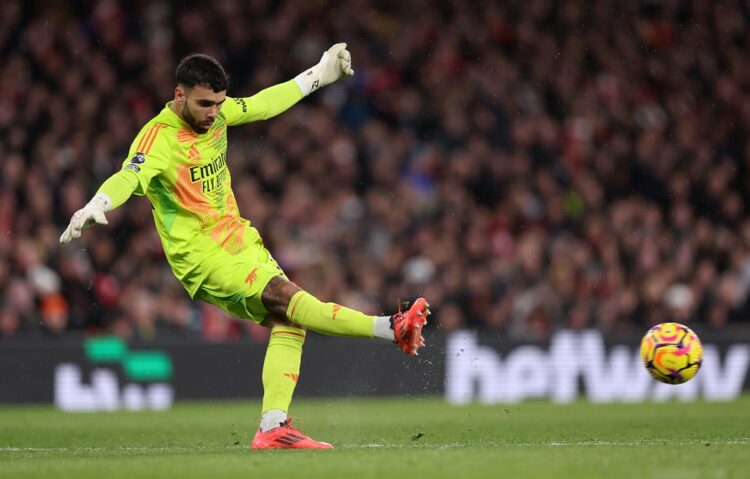 LONDON, ENGLAND: David Raya of Arsenal clears the ball during the Premier League match between Arsenal FC and Manchester United FC at Emirates Stad...
