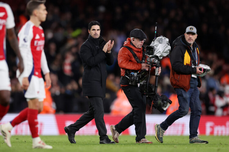 LONDON, ENGLAND - DECEMBER 04: Mikel Arteta, Manager of Arsenal, applauds the fans after the Premier League match between Arsenal FC and Manchester...