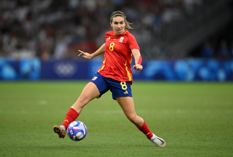 MARSEILLE, FRANCE - AUGUST 06: Mariona Caldentey #8 of Team Spain controls the ball during the Women's semifinal match between Brazil and Spain dur...