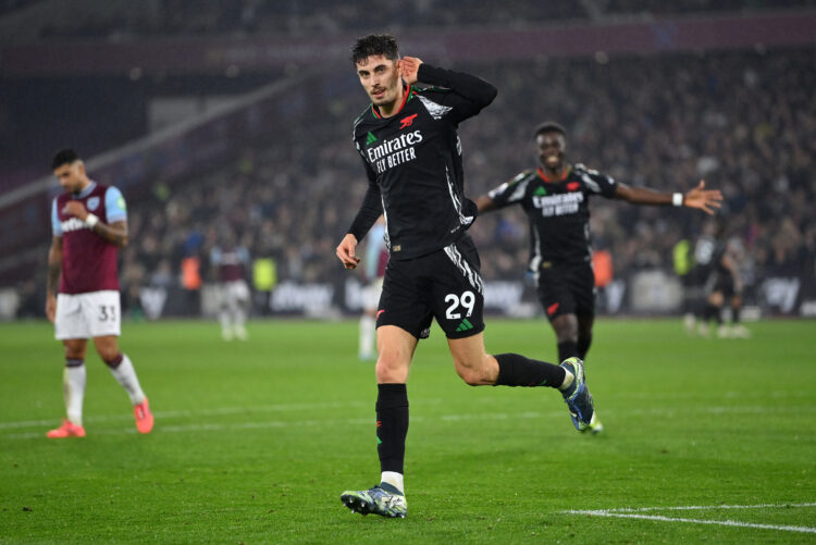 LONDON, ENGLAND - NOVEMBER 30: Kai Havertz of Arsenal celebrates scoring his team's fourth goal during the Premier League match between West Ham Un...