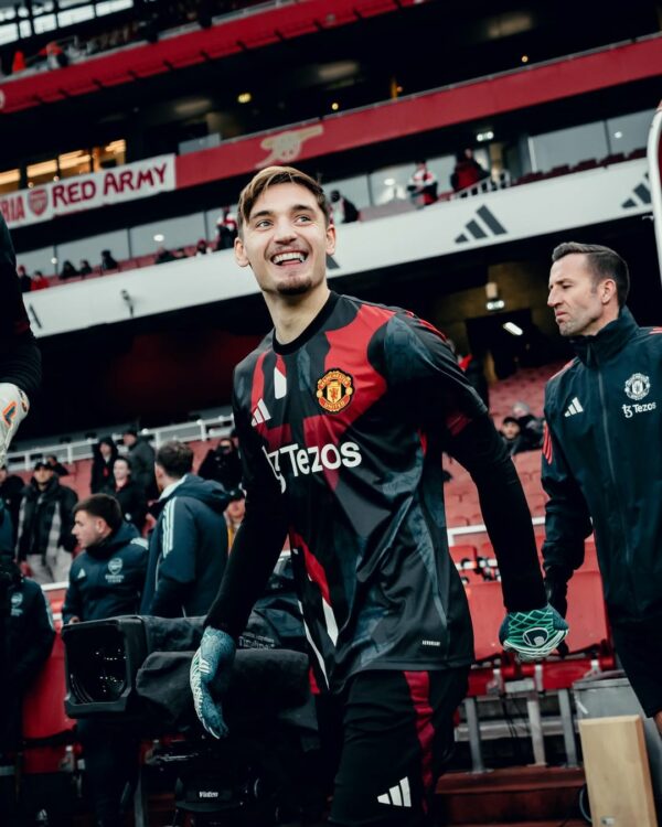 Hubert Graczyk with Manchester United at the Emirates Stadium (Photo via Graczyk on Instagram)