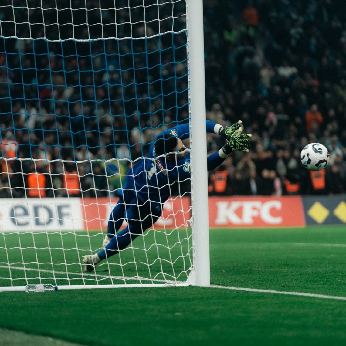 Vito Mannone saves a penalty for Lille (Photo via Mannone on Instagram)