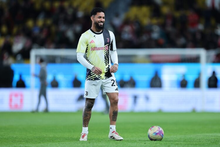 RIYADH, SAUDI ARABIA: Douglas Luiz of Juventus warms up prior to the Italian Super Cup Semi-Final match between AC Milan and Juventus at Al Awwal P...