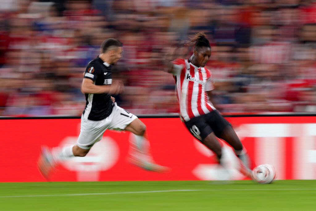 Arsenal in talks with Nico Williams' camp over summer move 4 BILBAO, SPAIN - OCTOBER 03: Nico Williams of Athletic Club runs with the ball whilst under pressure from Kristijan Belic of AZ Alkmaar during the UEFA Europa League 2024/25 League Phase MD2 match between Athletic Club and AZ Alkmaar at Estadio de San Mames on October 03, 2024 in Bilbao, Spain. (Photo by Juan Manuel Serrano Arce/Getty Images)