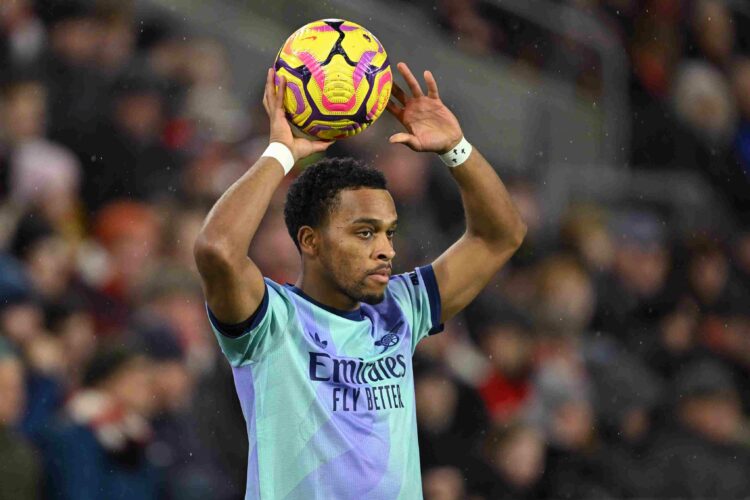 BRENTFORD, ENGLAND - JANUARY 01: Jurrien Timber of Arsenal in action during the Premier League match between Brentford FC and Arsenal FC at Brentfo...