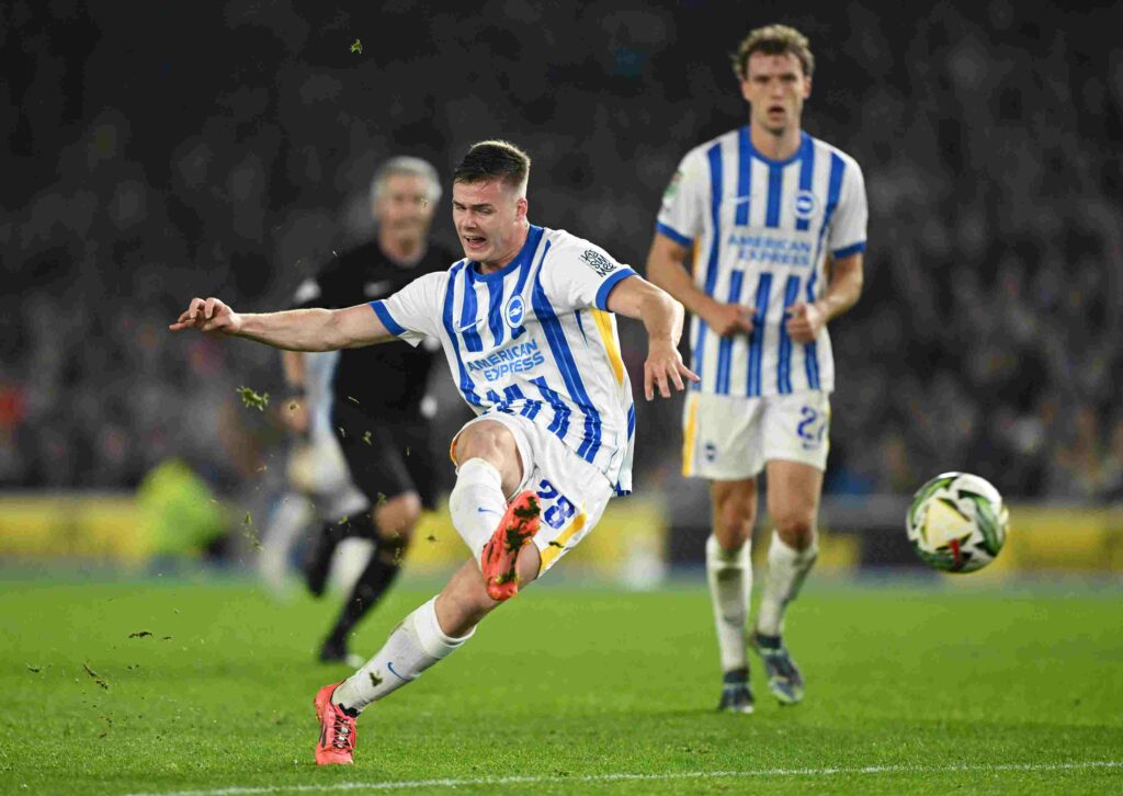 Arsenal explore move for unwanted €40m Brighton striker 2 BRIGHTON, ENGLAND - OCTOBER 30: Evan Ferguson of Brighton & Hove Albion shoots during the Carabao Cup Fourth Round match between Brighton & Hove Albion and Liverpool at Amex Stadium on October 30, 2024 in Brighton, England. (Photo by Mike Hewitt/Getty Images)