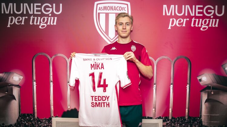 Mika Biereth after signing for AS Monaco (Photo via ASMonaco.com)