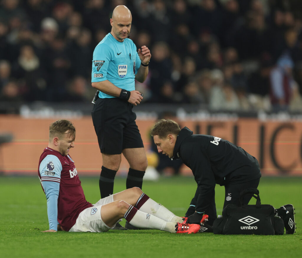 LONDON, ENGLAND - DECEMBER 29: Jarrod Bowen of West Ham injury during the Premier League match between West Ham United FC and Liverpool FC at London Stadium on December 29, 2024 in London, England. (Photo by Richard Pelham/Getty Images)