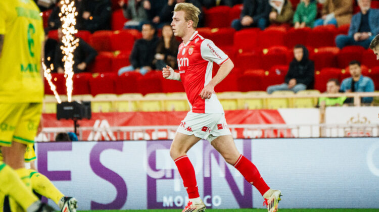 Mika Biereth playing for AS Monaco (Photo via ASMonaco.com)