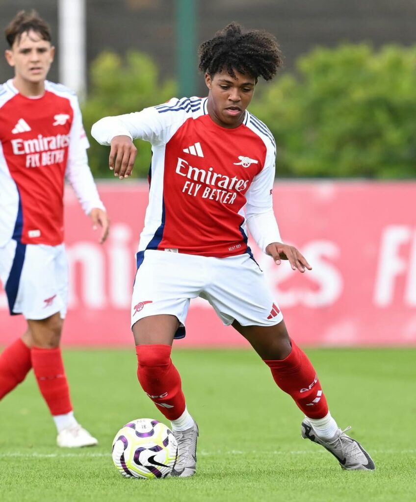 Per Mertesacker inspires Arsenal youth team to win over Chelsea 3 Louis Zecevic-John playing for the Arsenal academy (Photo via Zecevic-John on Instagram)