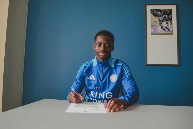 Bless Akolbire signing his contract with Leicester City (Photo via Akolbire on Instagram)