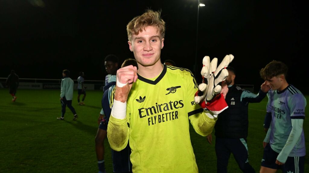 Arsenal win FA Youth Cup tie to set up big-6 quarter-final clash 4 Jack Porter celebrates Arsenal's FA Youth Cup win over Fulham (Photo via Arsenal Academy on Twitter)