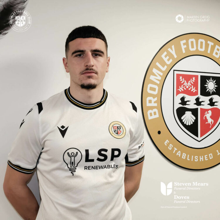 Maldini Kacurri with Bromley FC (Photo via Bromley FC on Twitter)