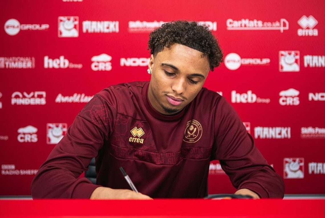 Lennon Patterson signing for Sheffield United (Photo via SheffieldUnited.co.uk)