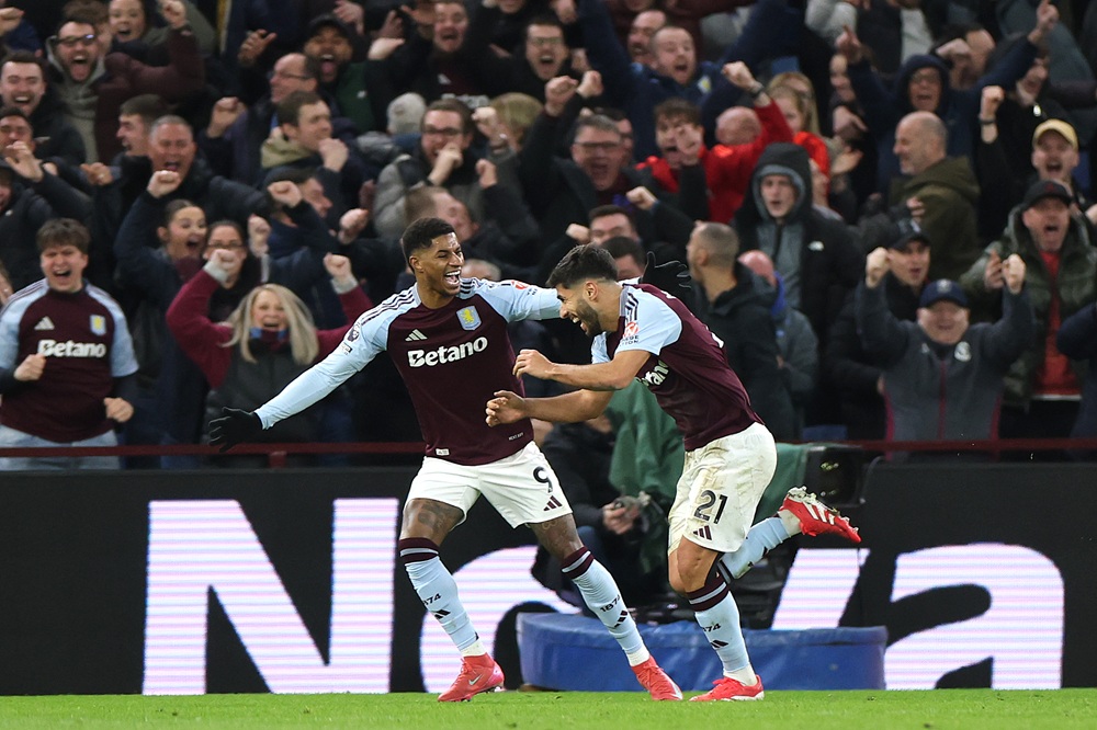 Barcelona consider Gabriel Martinelli move 3 BIRMINGHAM, ENGLAND: Marco Asensio celebrates scoring his sides second goal with team mate Marcus Rashford during the Premier League match between Aston Villa FC and Chelsea FC at Villa Park on February 22, 2025. (Photo by Alex Pantling/Getty Images)