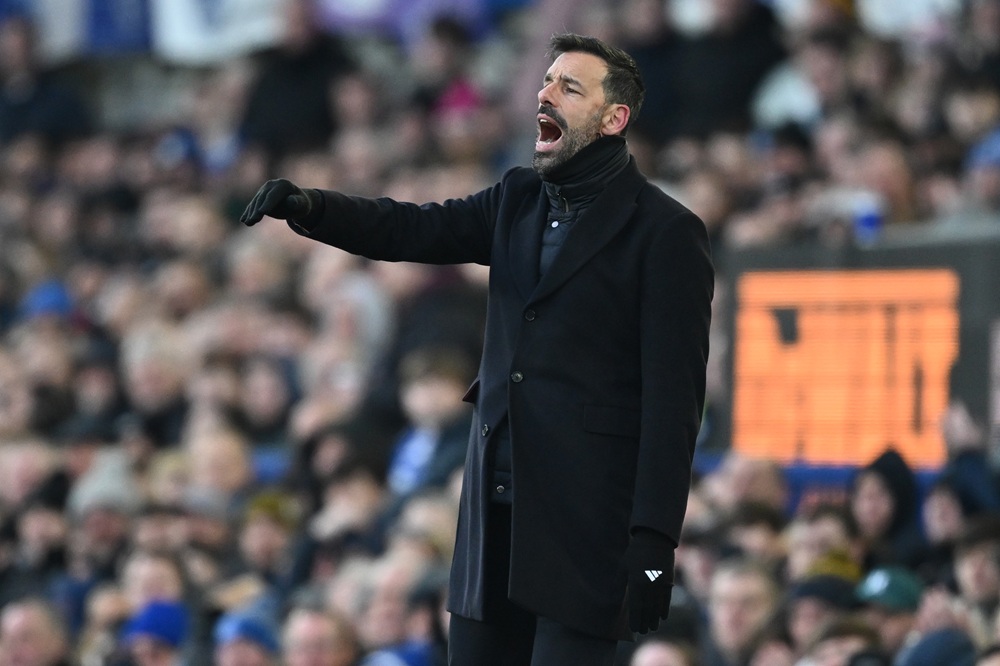 "Not saying they were lucky": van Nistelrooy reacts to Arsenal defeat 2 LIVERPOOL, ENGLAND: Ruud van Nistelrooy, Manager of Leicester City during the Premier League match between Everton FC and Leicester City FC at Goodison Park on February 01, 2025. (Photo by Gareth Copley/Getty Images)
