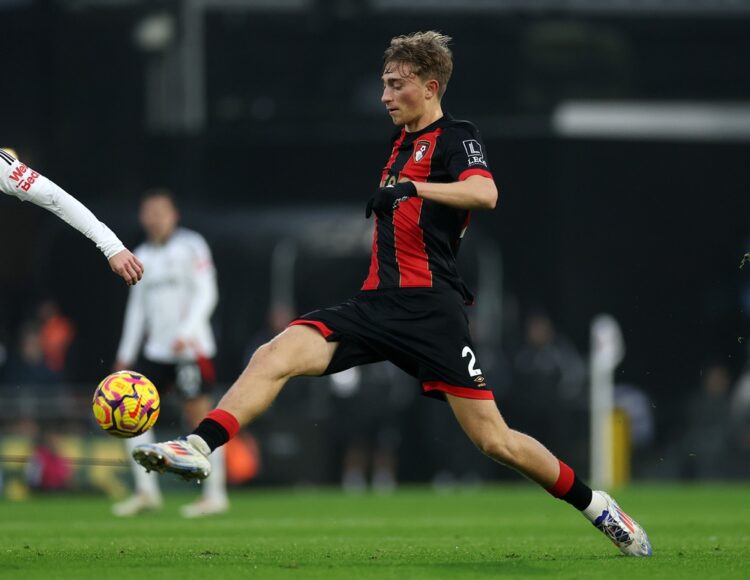 LONDON, ENGLAND: Dean Huijsen of AFC Bournemouth during the Premier League match between Fulham FC and AFC Bournemouth at Craven Cottage on Decembe...