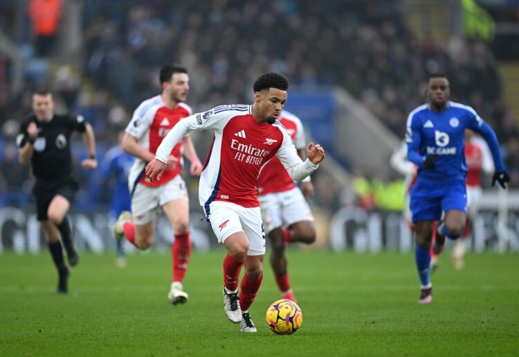 LEICESTER, ENGLAND: Ethan Nwaneri of Arsenal runs with the ball during the Premier League match between Leicester City FC and Arsenal FC at The Kin...