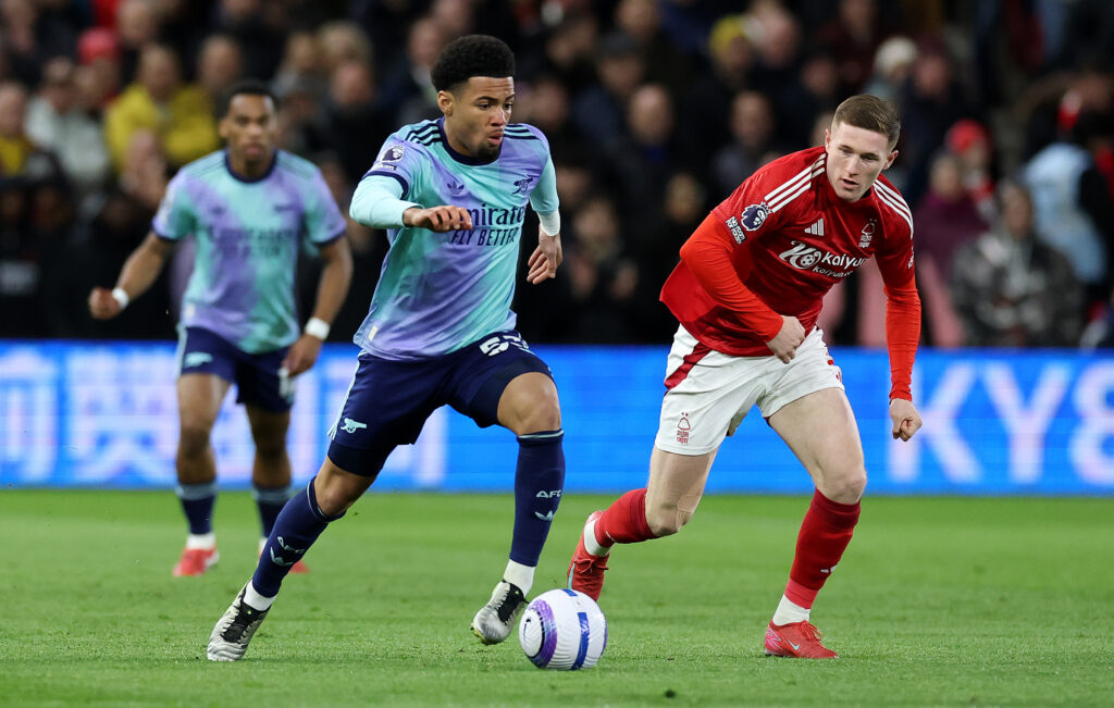 NOTTINGHAM, ENGLAND - FEBRUARY 26: Ethan Nwaneri of Arsenal controls the ball watched by Elliot Anderson during the Premier League match between Nottingham Forest FC and Arsenal FC at City Ground on February 26, 2025 in Nottingham, England. (Photo by David Rogers/Getty Images)