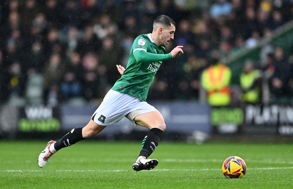 PLYMOUTH, ENGLAND: Julio Pleguezuelo of Plymouth Argyle during the Sky Bet Championship match between Plymouth Argyle FC and Bristol City FC at Home Park on January 01, 2025. (Photo by Dan Mullan/Getty Images)