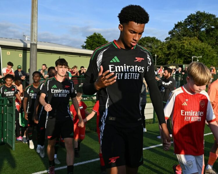 Zac Shuaib with the Arsenal academy (Photo via Shuaib on Instagram)
