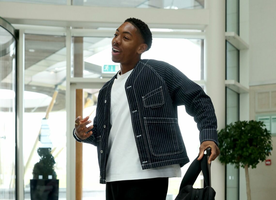 Myles Lewis-Skelly arrives at England's training camp (Photo via England on Twitter)