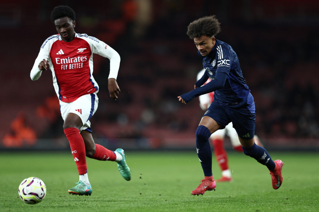 Arsenal U18s suffer FA Youth Cup heartbreak against Manchester United 3 LONDON, ENGLAND - FEBRUARY 28: Samuel Lusale of Manchester United runs with the ball whilst under pressure from Samuel Onyekachukwu of Arsenal during the FA Youth Cup Quarter Final match between Arsenal U18 and Manchester United U18 at Emirates Stadium on February 28, 2025 in London, England. (Photo by James Fearn/Getty Images)
