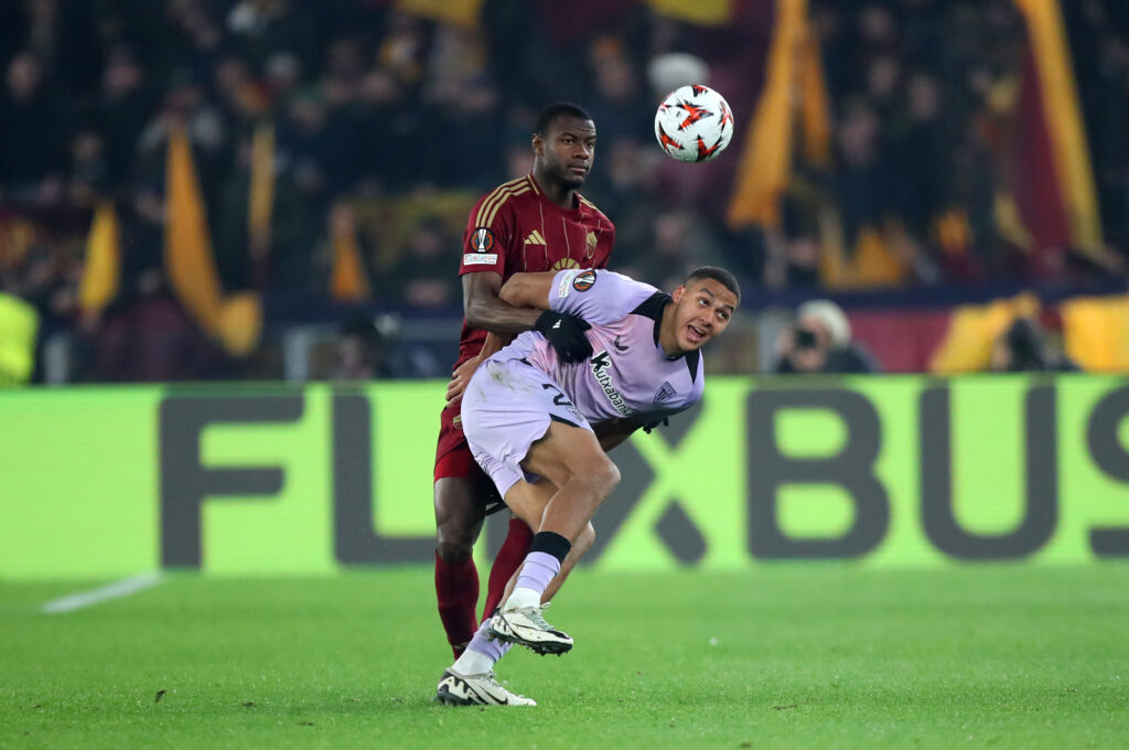 Arsenal face Forest competition for £25m Roma star 3 ROME, ITALY - MARCH 06: Maroan Sannadi of Athletic Club is challenged by Evan N'Dicka of AS Roma during the UEFA Europa League 2024/25 Round of 16 First Leg match between AS Roma and Athletic Club at Stadio Olimpico on March 06, 2025 in Rome, Italy. (Photo by Paolo Bruno/Getty Images)