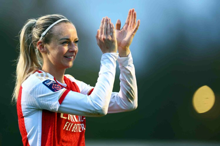 CRAWLEY, ENGLAND - NOVEMBER 19: Amanda Ilestedt of Arsenal acknowledges fans after the Barclays Women´s Super League match between Brighton & H...