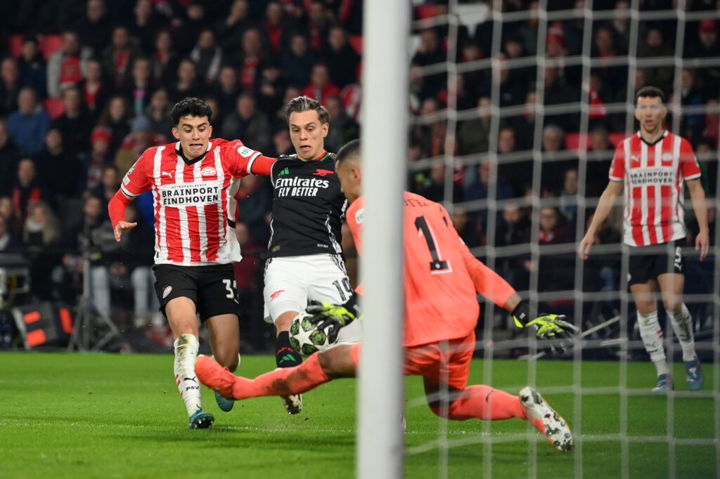 psv eindhoven v arsenal fc uefa champions league 2024 25 round of 16 first leg 8