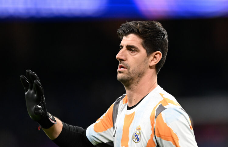 MADRID, SPAIN - MARCH 04: Thibaut Courtois of Real Madrid salutes fans prior to the UEFA Champions League 2024/25 UEFA Champions League 2024/25 Rou...