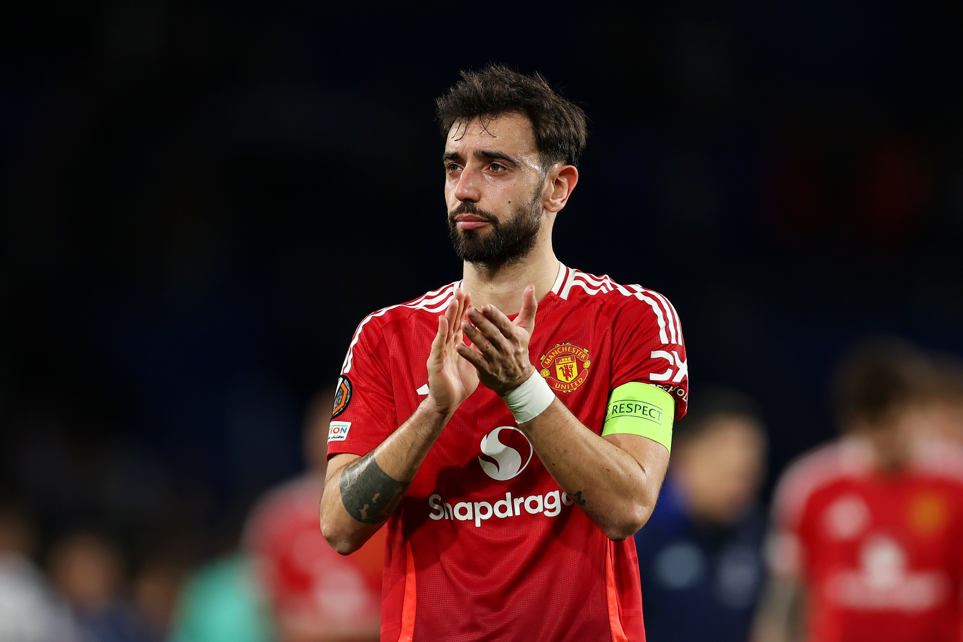 SAN SEBASTIAN, SPAIN - MARCH 06: Bruno Fernandes of Manchester United acknowledges the fans after the UEFA Europa League 2024/25 Round of 16 First Leg match between Real Sociedad de Futbol and Manchester United at Reale Arena on March 06, 2025 in San Sebastian, Spain. (Photo by Ion Alcoba Beitia/Getty Images)