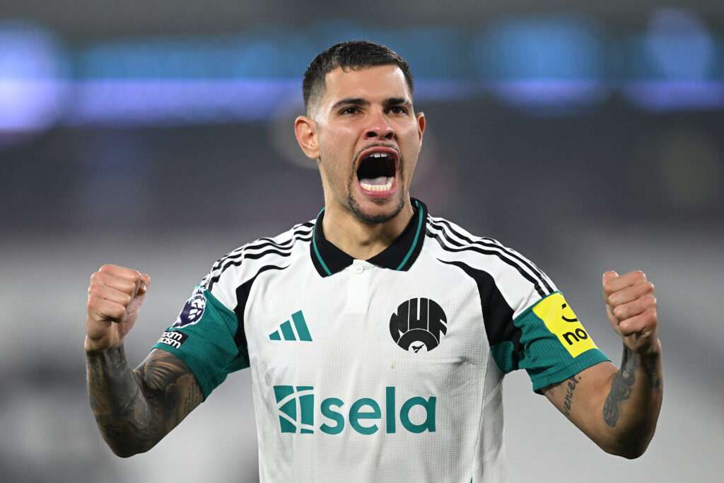 LONDON, ENGLAND - MARCH 10: Bruno Guimaraes of Newcastle United celebrates victory following the Premier League match between West Ham United FC and Newcastle United FC at London Stadium on March 10, 2025 in London, England. (Photo by Justin Setterfield/Getty Images)